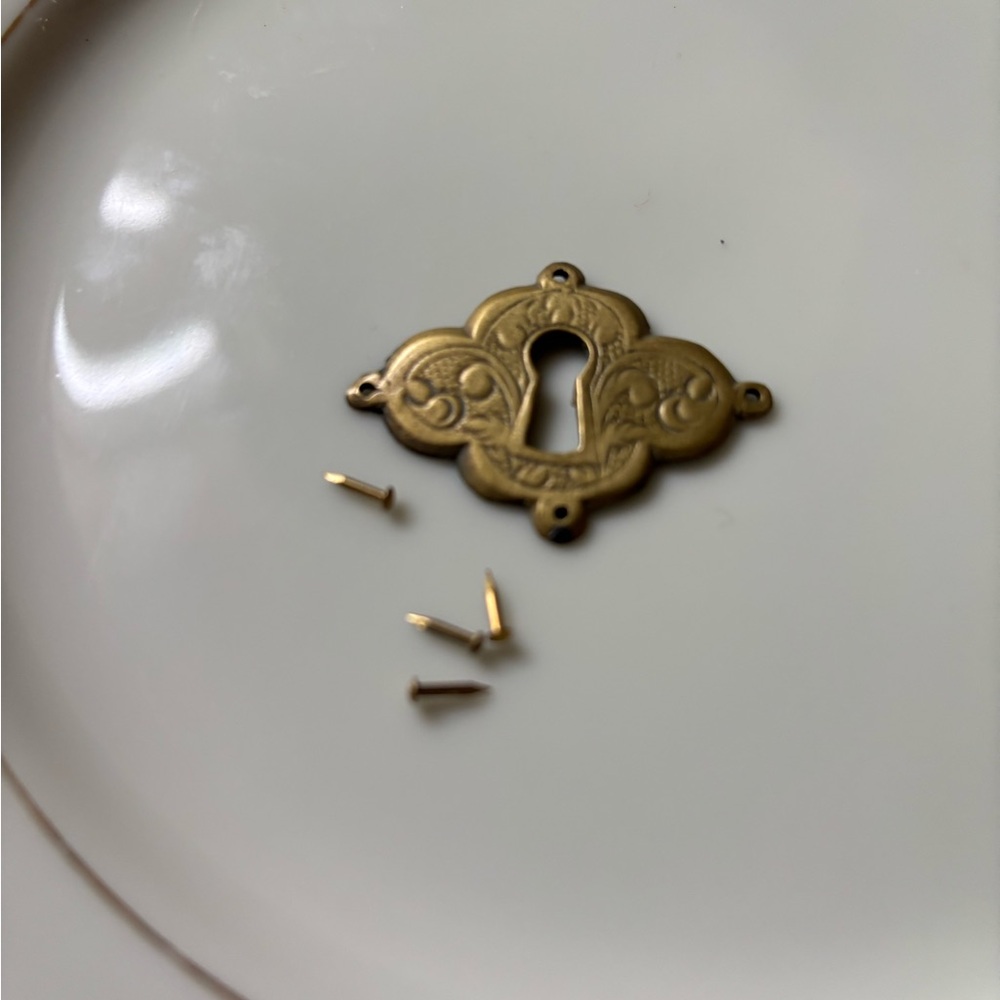 Vintage Keyhole Escutcheon